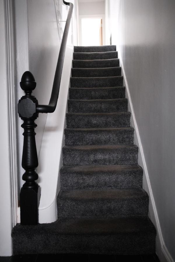Gorgeous 3 Bedroom Victorian Townhouse ลิสเบิร์น ภายนอก รูปภาพ