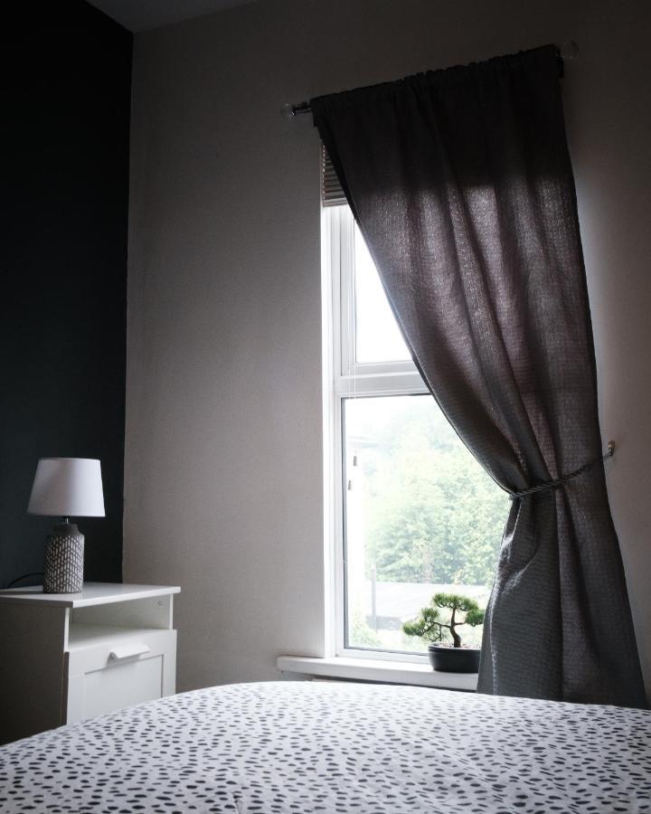Gorgeous 3 Bedroom Victorian Townhouse ลิสเบิร์น ภายนอก รูปภาพ